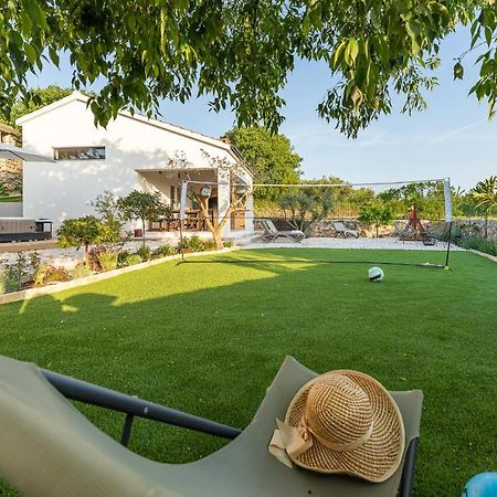 Holiday Home - Villa Thorak Anić Εξωτερικό φωτογραφία