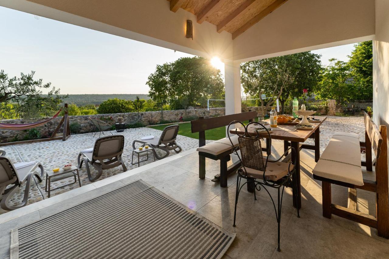 Holiday Home - Villa Thorak Anić Εξωτερικό φωτογραφία