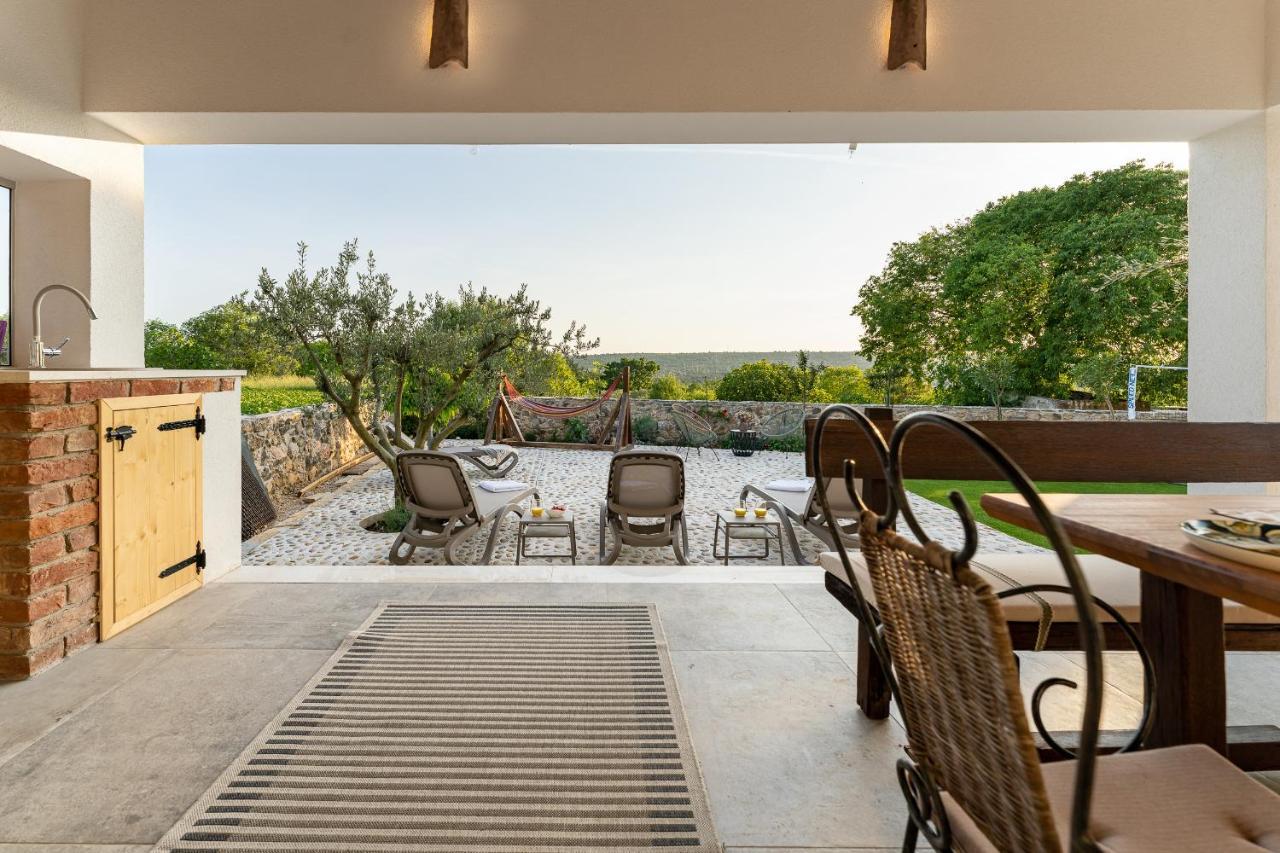 Holiday Home - Villa Thorak Anić Εξωτερικό φωτογραφία