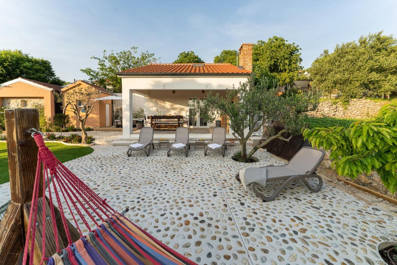 Holiday Home - Villa Thorak Anić Εξωτερικό φωτογραφία