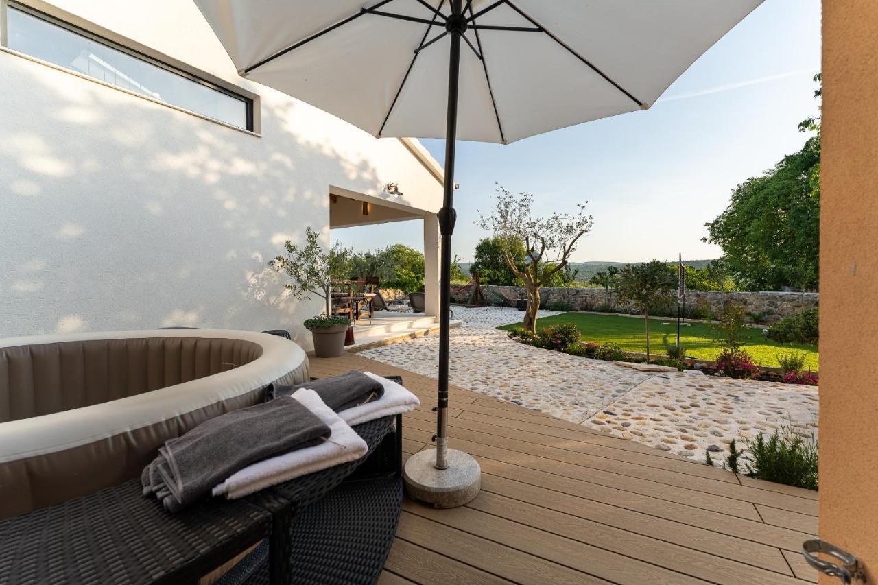 Holiday Home - Villa Thorak Anić Εξωτερικό φωτογραφία