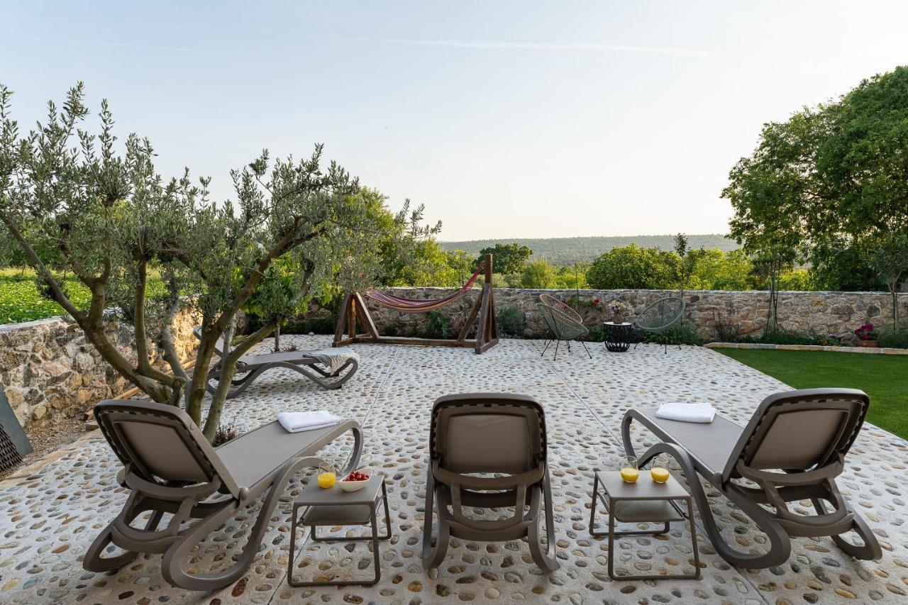Holiday Home - Villa Thorak Anić Εξωτερικό φωτογραφία