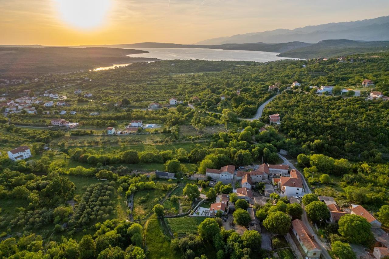 Holiday Home - Villa Thorak Anić Εξωτερικό φωτογραφία