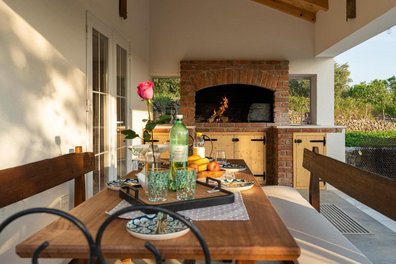 Holiday Home - Villa Thorak Anić Εξωτερικό φωτογραφία